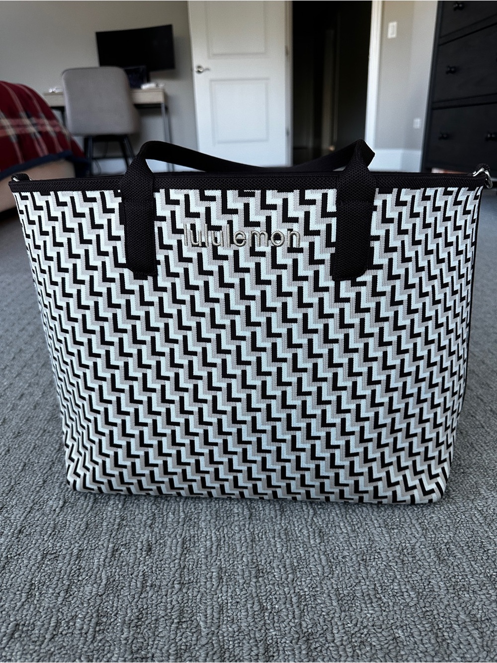 Lululemon Classic Knit Tote Bag 18L French Press Sand Trap Antique White